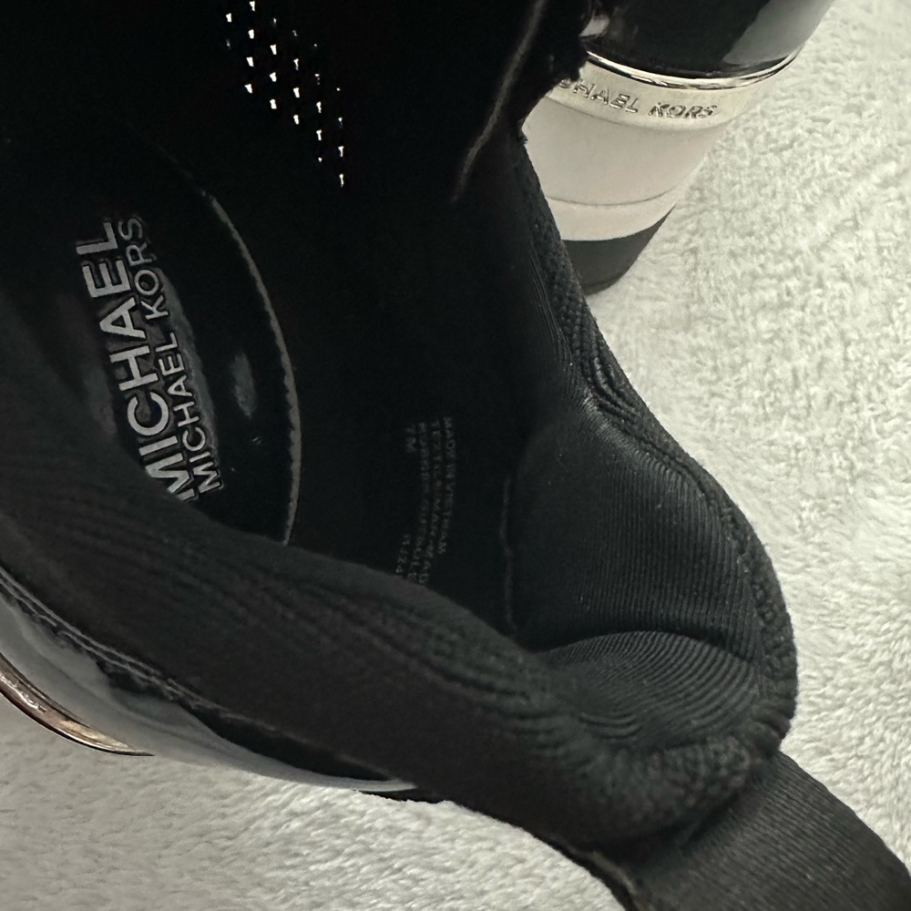 Michael Kors Willis Stretch Knit Trainer brand new / no box - Picture 15 of 15